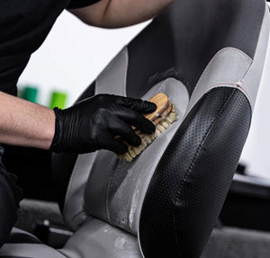 Хімчистка салону взимку