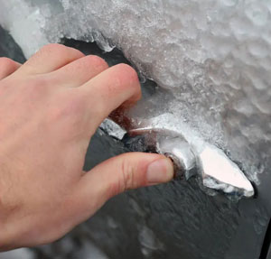 Примерзання дверей авто взимку